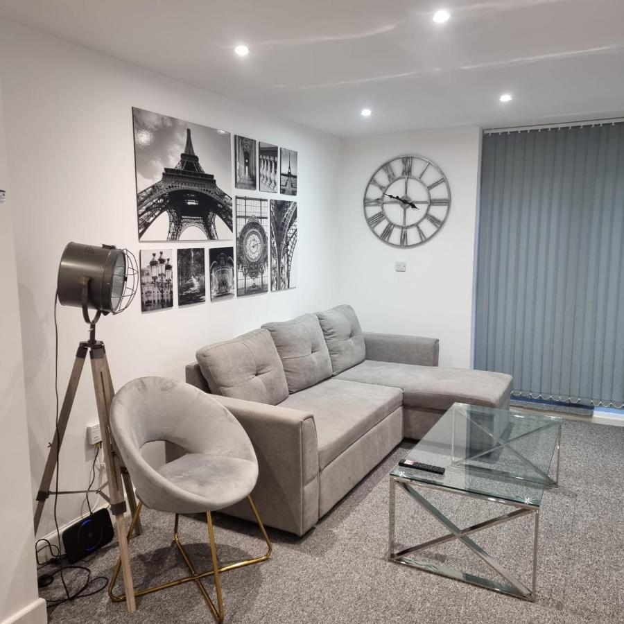Classic 2 Bed Apartment In Oldkent Road Лондон Экстерьер фото