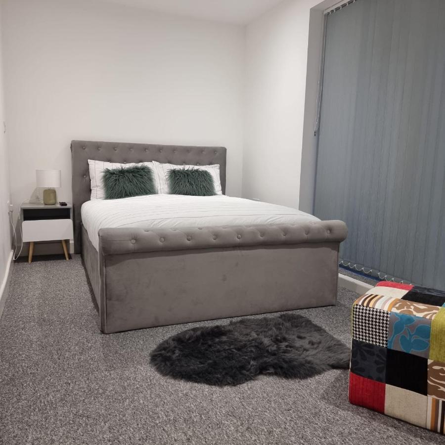 Classic 2 Bed Apartment In Oldkent Road Лондон Экстерьер фото